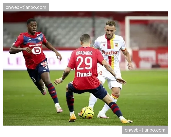 深度复盘：里昂锋线乏力，全场零射正负于布雷斯特